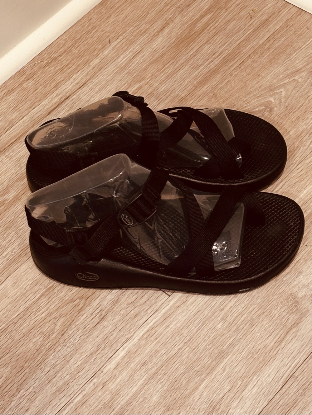 Chaco Men’s Black Z/2 Adjustable Strap Classic Sandal Toe Loop M10 Hiking Sporty